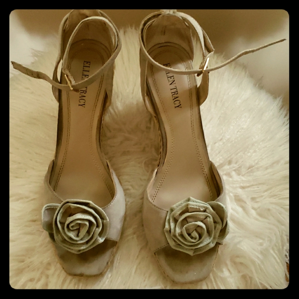 Ellen Tracy Wedge Sandles